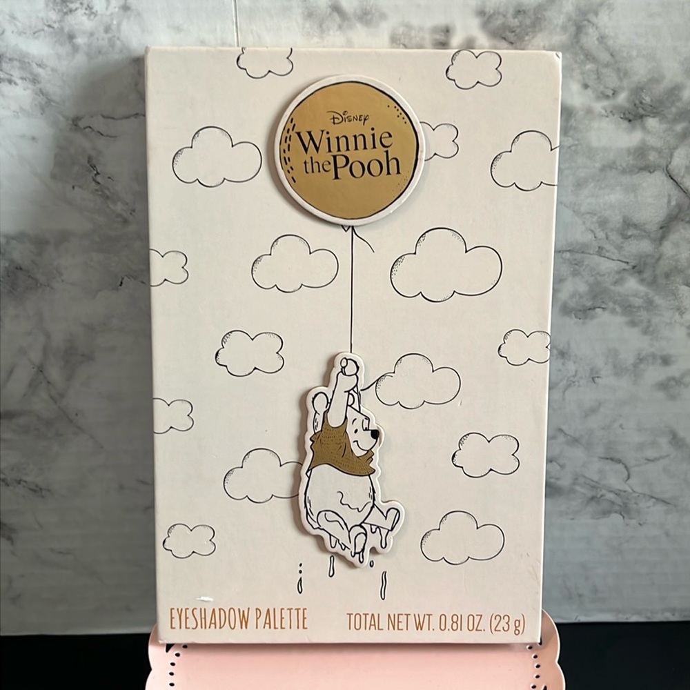 NWOT Disney Winnie the Pooh 12‎ Eyeshadow Palette by Taste Beauty 0.81 oz.
